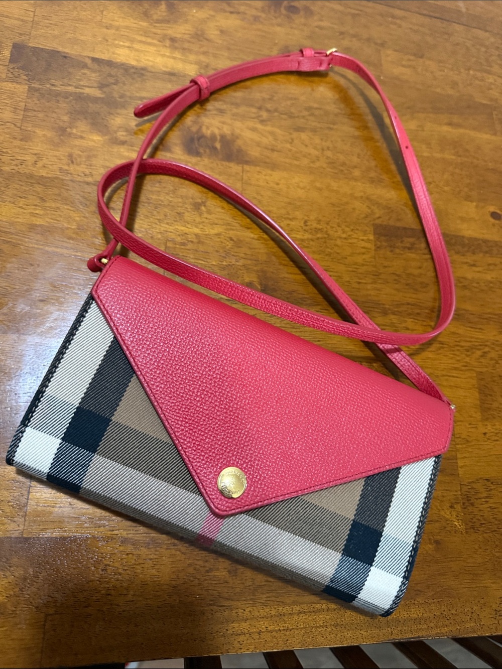Authentic BURBERRY pre loved Crossbody Wallet Clutch